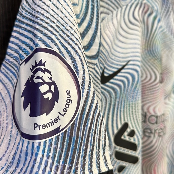 Virgil Van Dijk Liverpool Nike 2022/23 Away Vapor Match Authentic Player Jersey - Picture 4 of 10